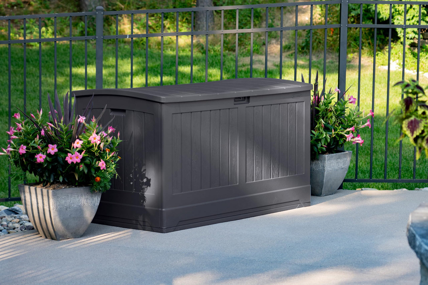 Suncast Extra Large 200 Gallon Deck Box - Resin Outdoor Storage Box for Patio Cushions, Outside Toys, Garden Tools & Pool Supplies, Weatherproof Lockable Outdoor Storage Bin, Peppercorn