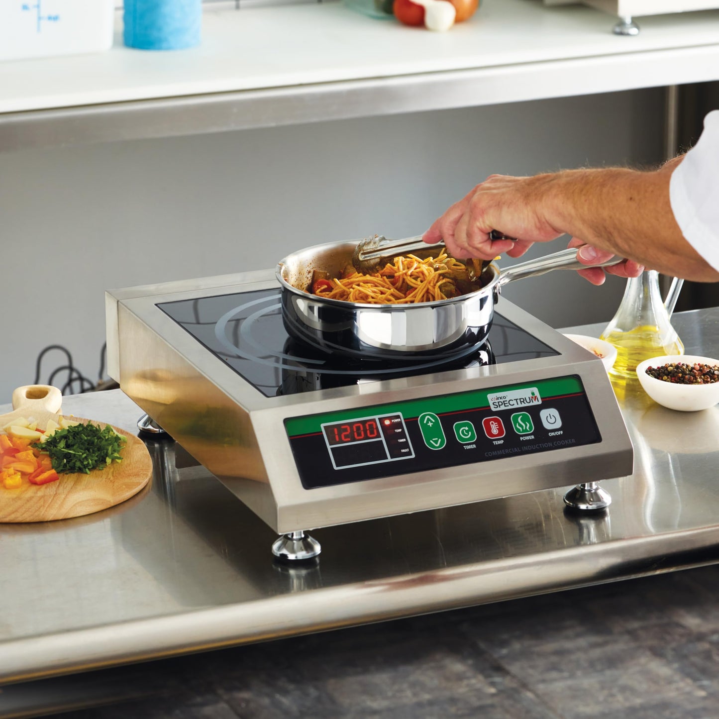 Winco EICS-34 Commercial-Grade Portable Induction Cooktop Burner, 3400 W, 240V