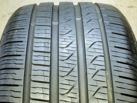 Pirelli CintuRato P7 All Season Run Flat Touring Radial Tire - 245/40R18 97H