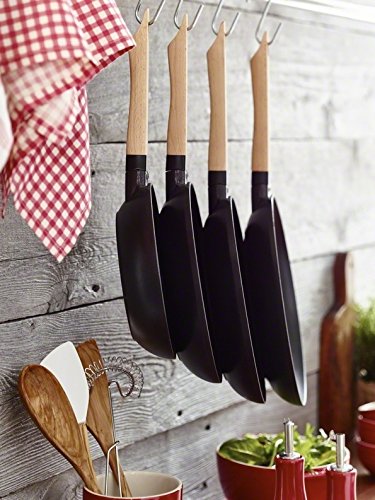 Staub 1005022 Cast Iron Pan with Wooden Handle, Suitable for Induction, 24 cm, Black