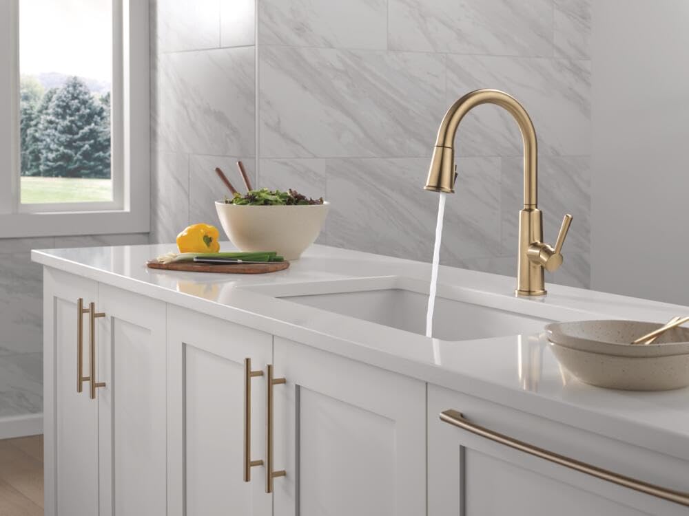 Delta Finnridge Brushed Gold Kitchen Faucet with Pull Down Sprayer, High Pressure ProClean Spray Modern Single Hole Kitchen Sink Faucet, Champagne Bronze 19730LF-CZ