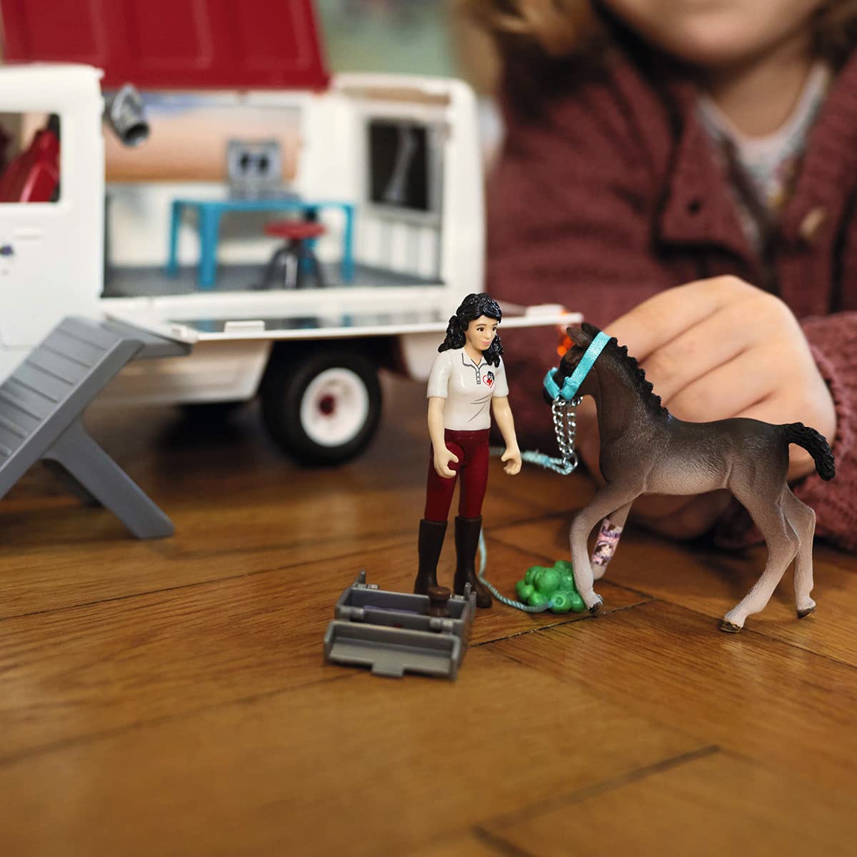 Schleich Horse Club — Mobile Vet with Hanoverian Foal, Horse Equine Vet with X-Ray Kit Play Set, Veterinarian Kit for Kids Ages 5+