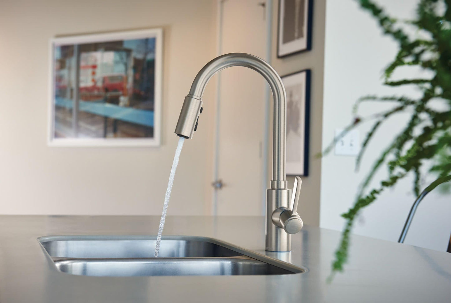 Moen Genta LX One-Handle Modern Kitchen Faucet with Pull Down Sprayer, Reflex Docking Head, and Power Boost for a Faster Clean, Spot Resist Finish, 7882SRS