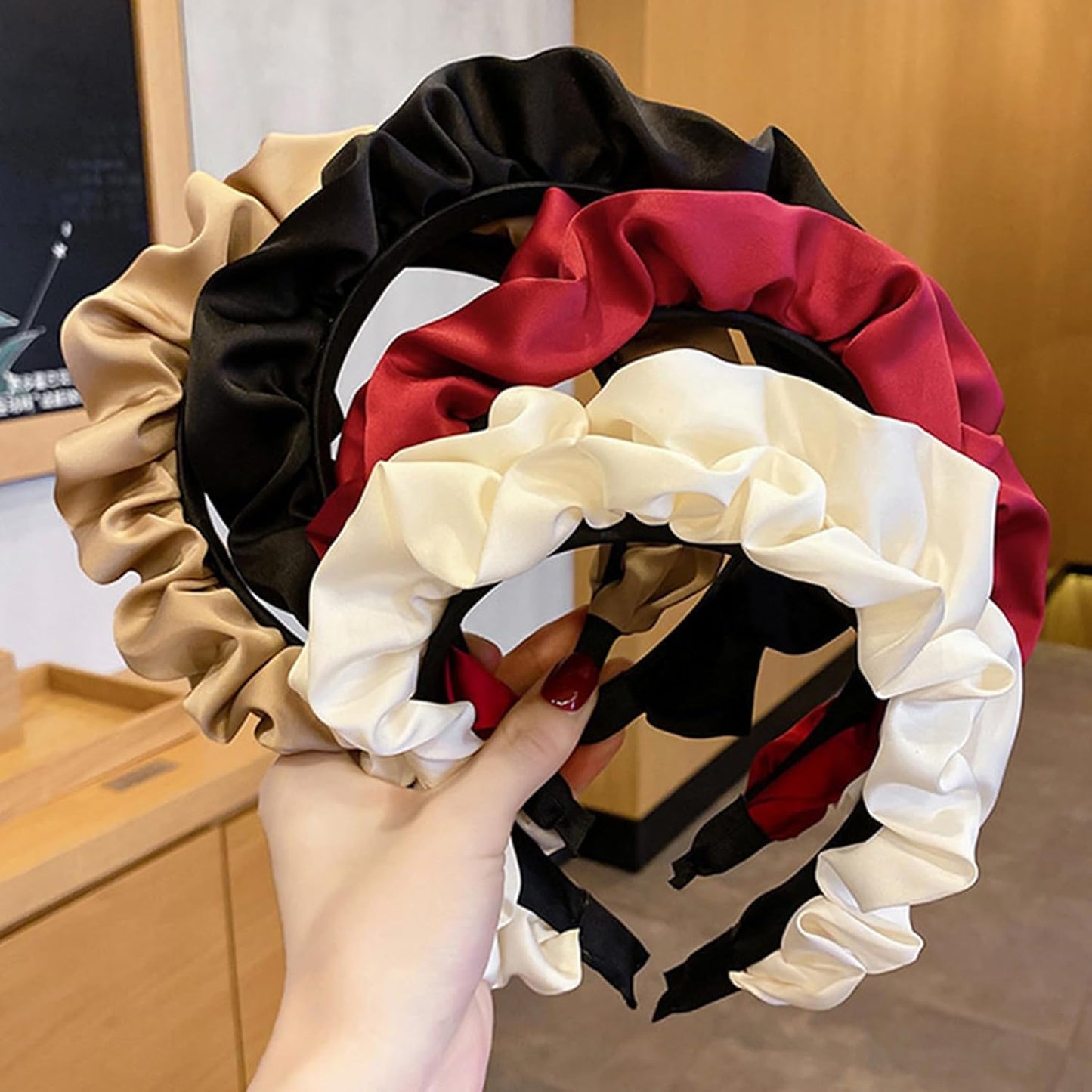 4 Colors Ruffled Wide Headbands for Women Girls Non Slip Pleated Hairband Fashion Hair Accessories Boho Hair Headwear Party Wedding Hairbands