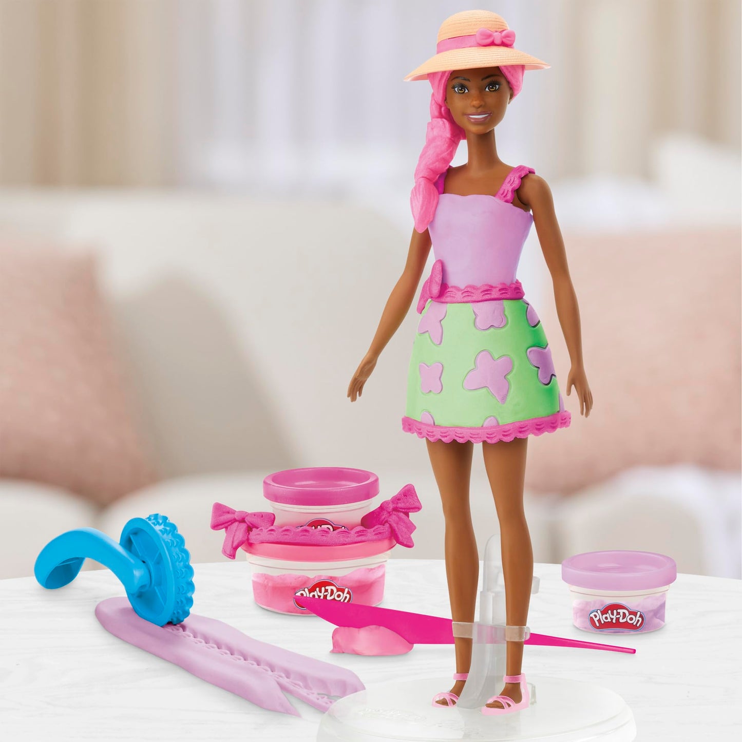 Play-Doh Barbie Garden Party Designer Doll, Make Doll Clothes with Modeling Compound & 10 Fashion Accessories, Arts & Crafts for Girls & Boys 5+ (Amazon Exclusive)