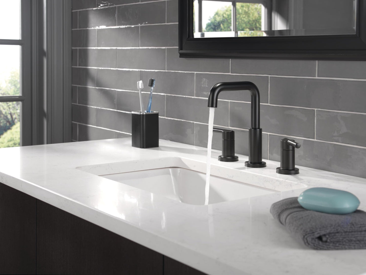 Delta Faucet Nicoli Widespread Bathroom Faucet 3 Hole, Matte Black Bathroom Faucet, Bathroom Sink Faucet, Drain Assembly, Matte Black 35849LF-BL