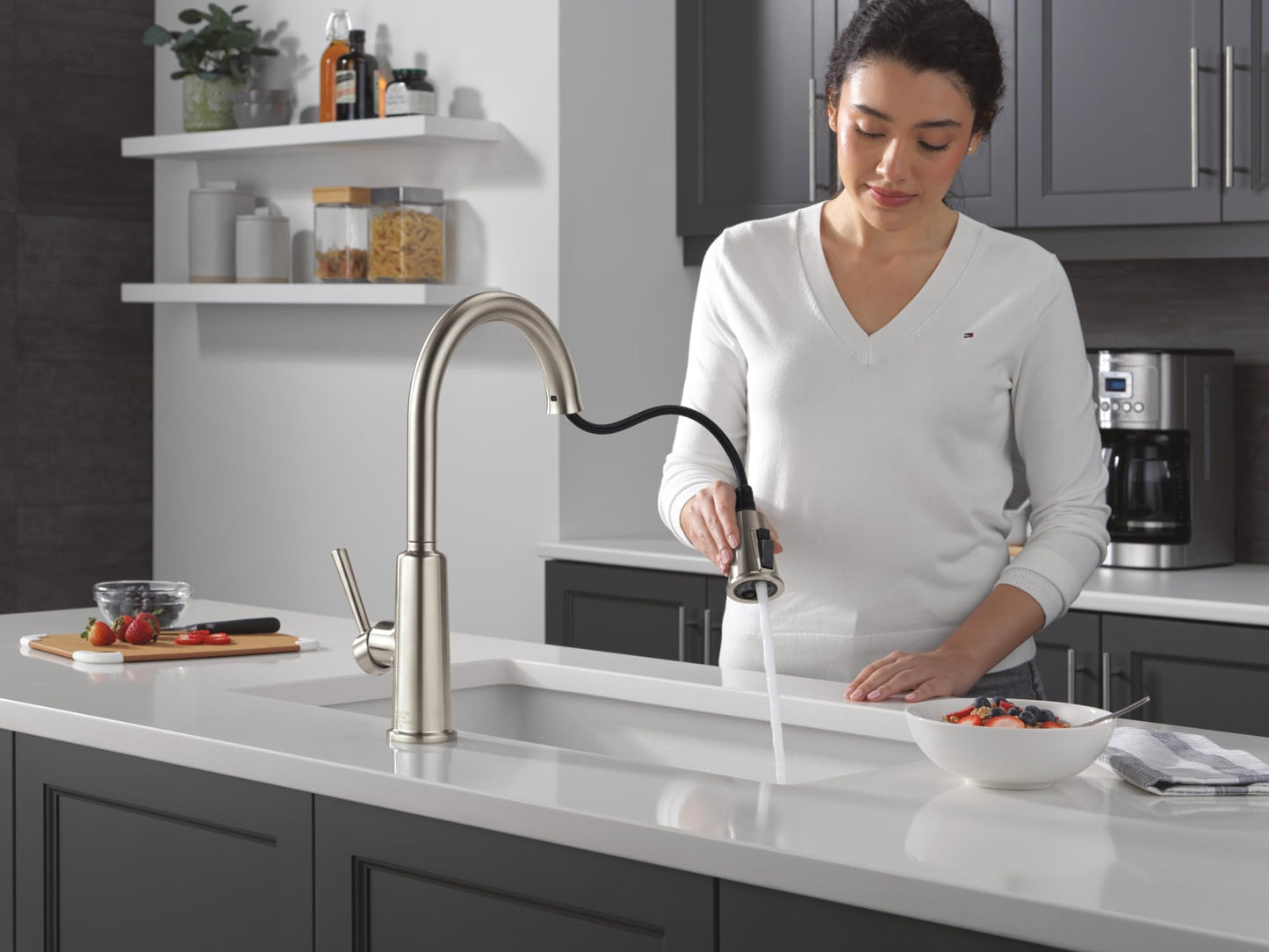 Delta Finnridge Brushed Nickel Kitchen Faucet with Pull Down Sprayer, High Pressure ProClean Spray Modern Single Hole Kitchen Sink Faucet, Stainless 19730LF-SS