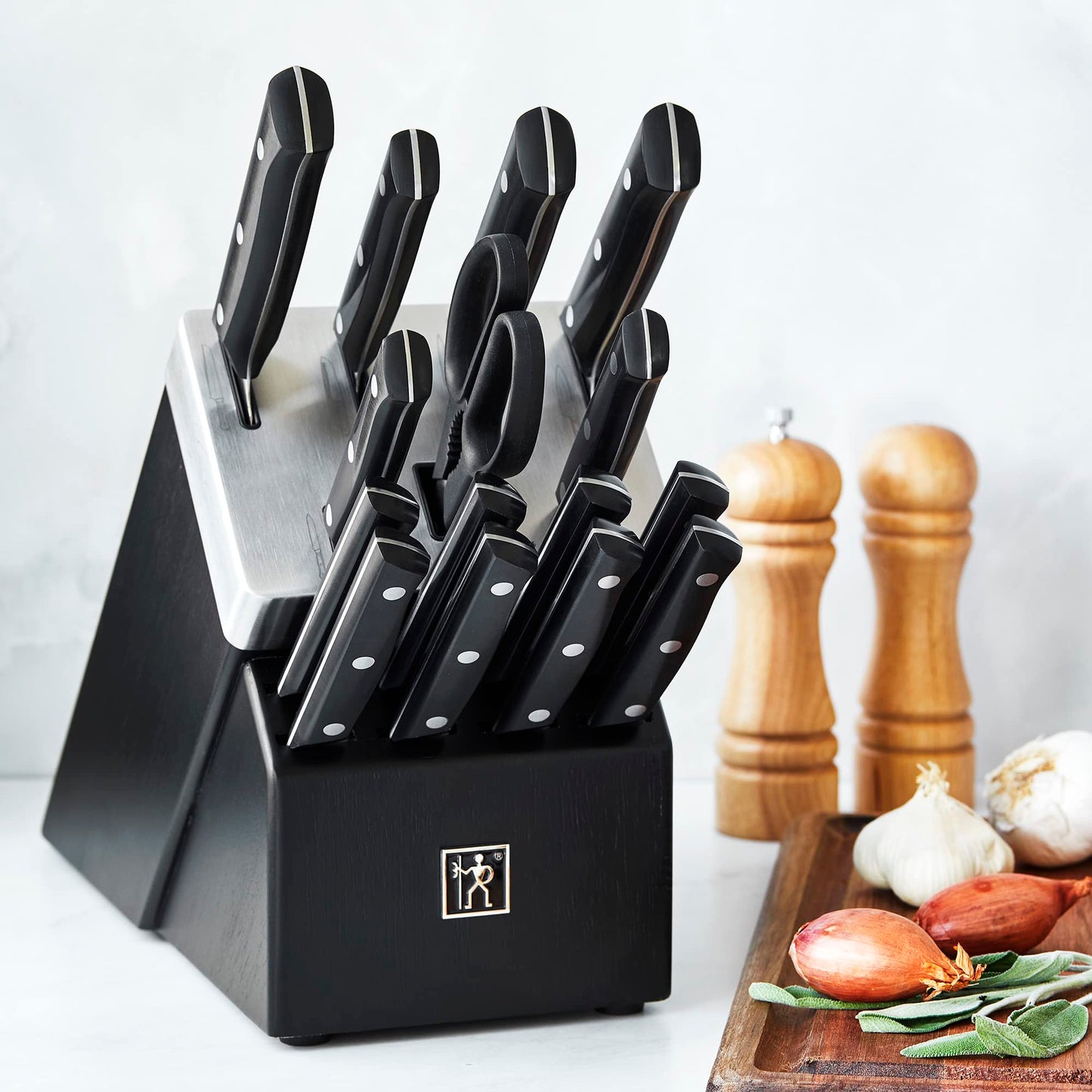 HENCKELS Solution Razor-Sharp 16-pc Knife Set, Chef Knife, Bread Knife, Steak Knife, German Engineered Informed by 100+ Years of Mastery