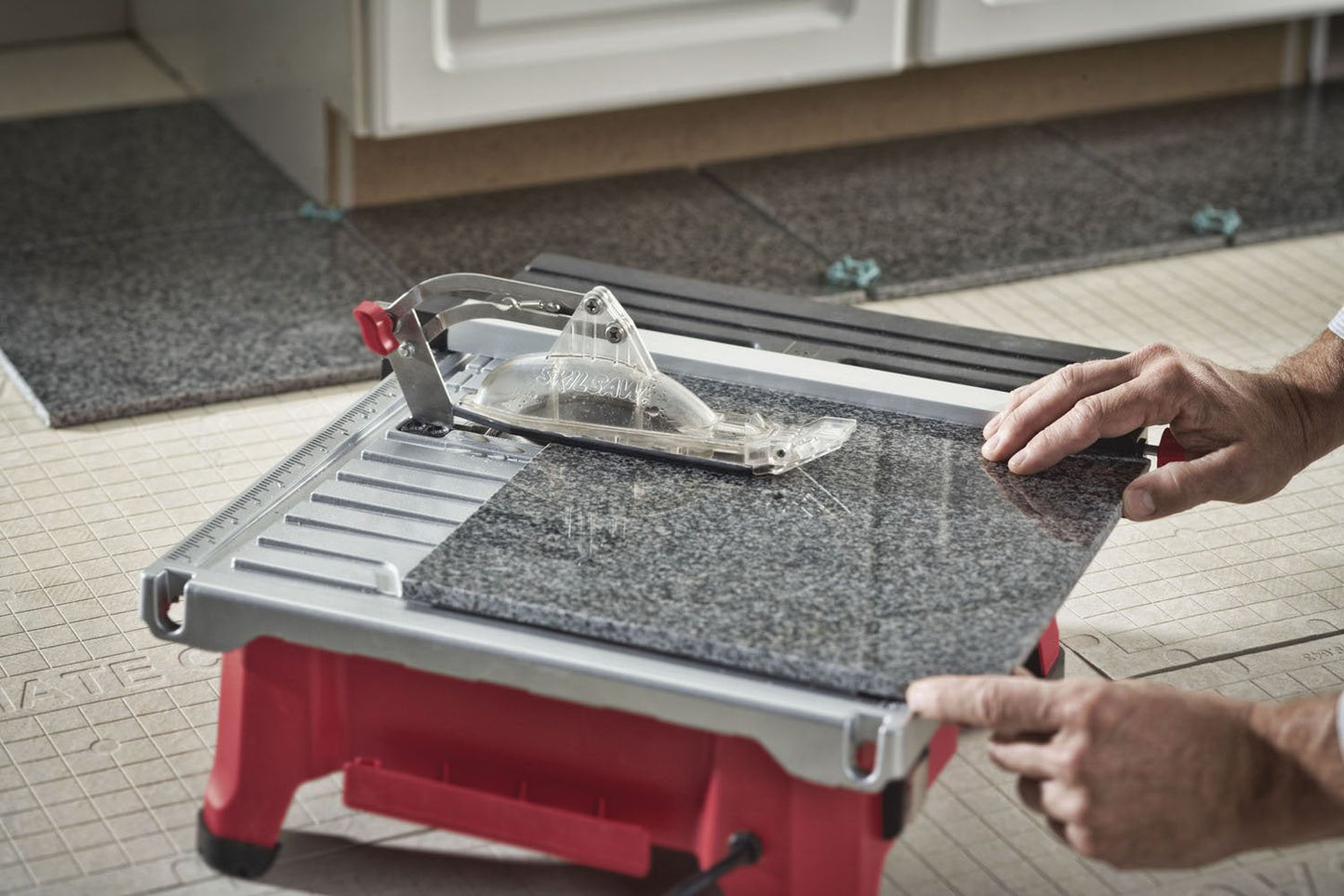 Skil 3550-02 7-Inch Wet Tile Saw with HydroLock Water Containment System