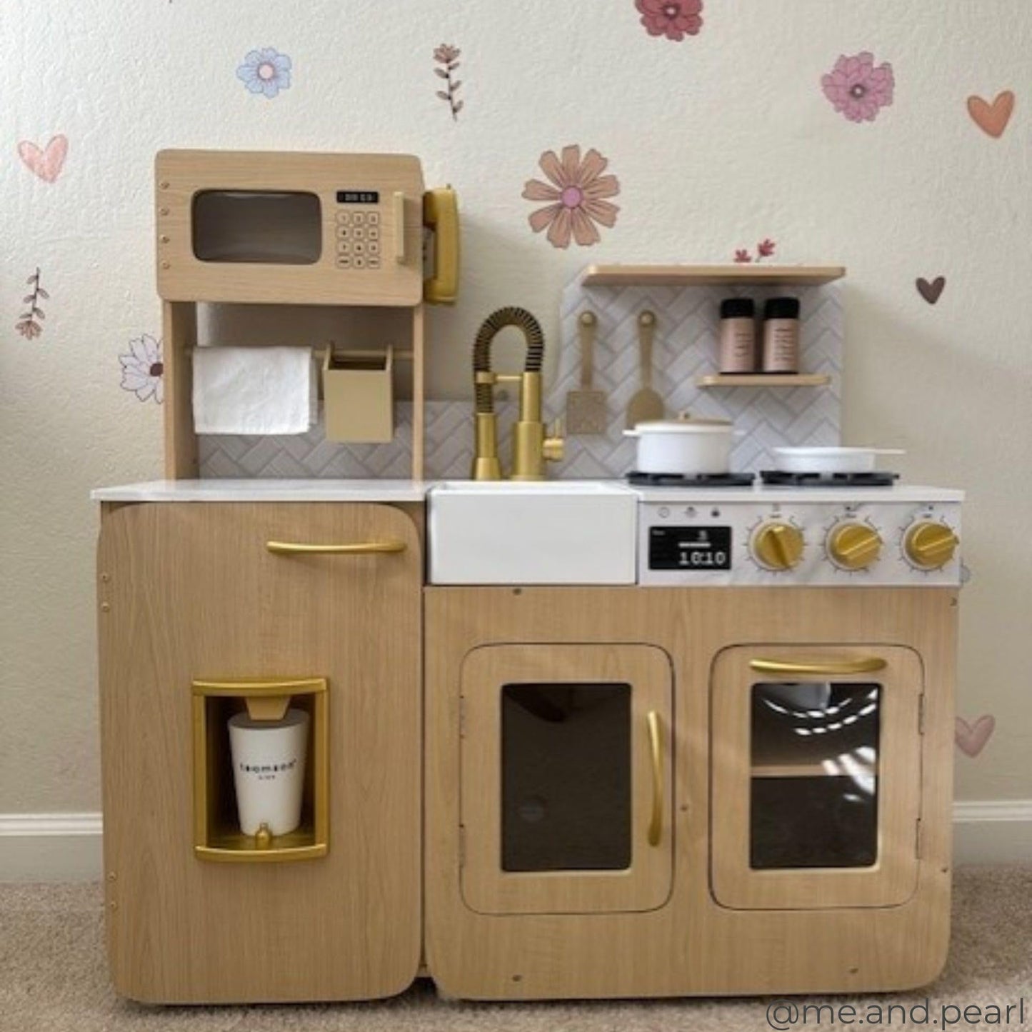 Teamson Kids Little Chef Cyprus Play Kitchen Set for Toddlers with 14 Accessories, Wooden Toy Cooking Playset for Kids Ages 1-8, Montessori Cooking Station, Light Oak/White Pretend Kitchen
