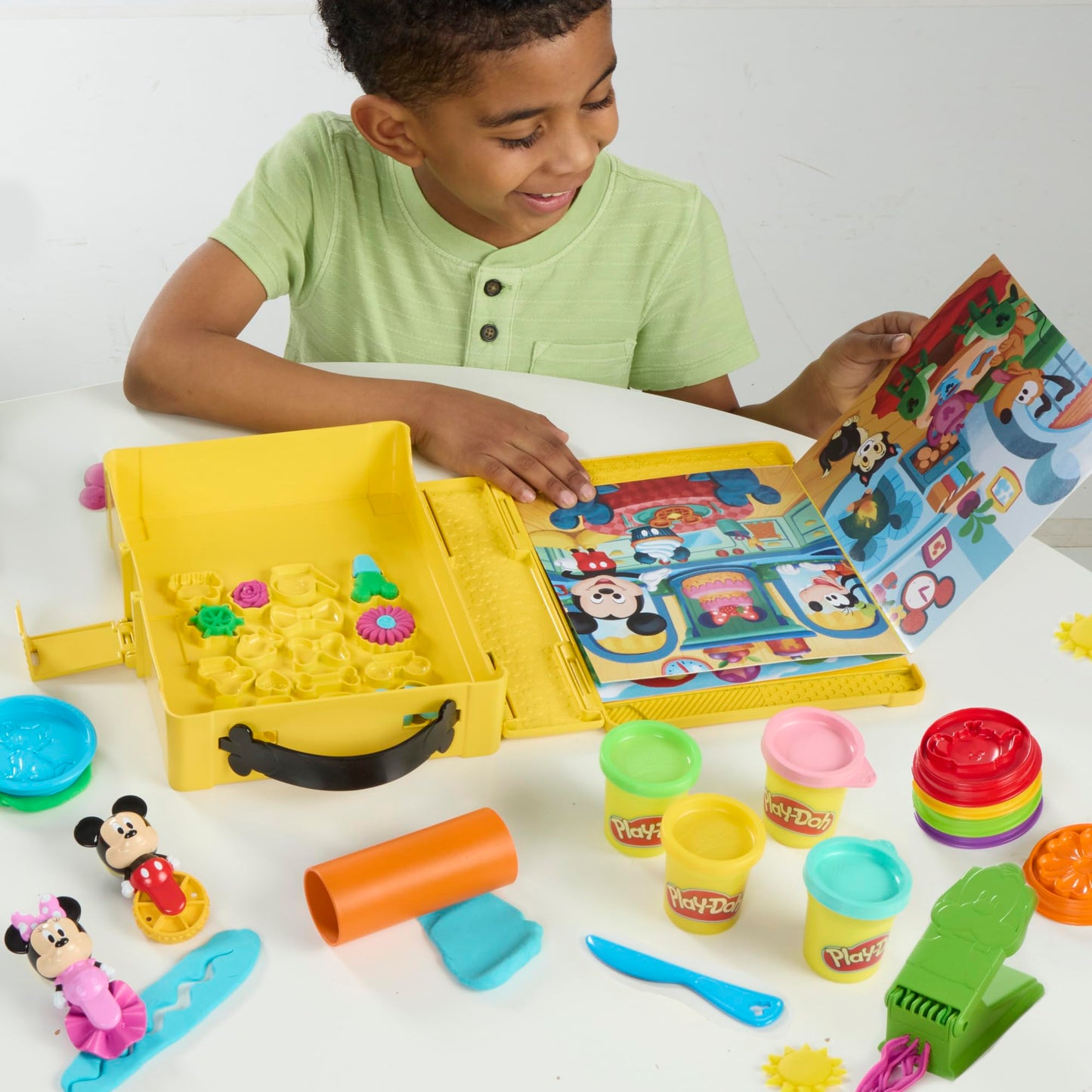 Play-Doh Disney Junior Mickey Mouse Clubhouse, Shape a Story Playset, Storage & Travel, Arts & Crafts Preschool Toys for Kids 2+