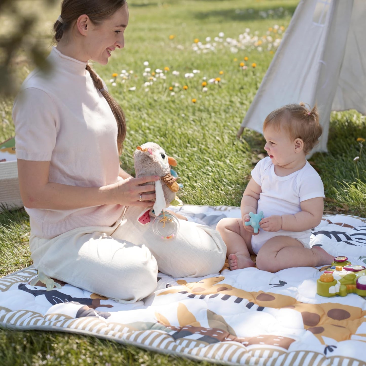Momcozy Baby Play Mat for Floor, 50x50 Thickened Playpen Mat, Playmate for Baby Tummy Time, Waterproof & Non-Slip, Foldable Outdoor Mat with Carrying Handle, Giraffe