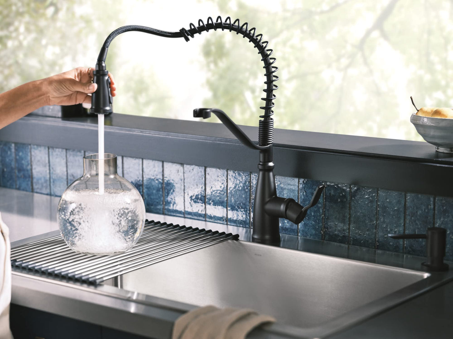 Moen Nolia Matte Black One-Handle Pre-Rinse Spring Kitchen Faucet with Pull Down Sprayer, Single Hole Kitchen Sink Faucet with Soap Dispenser, 87886BL