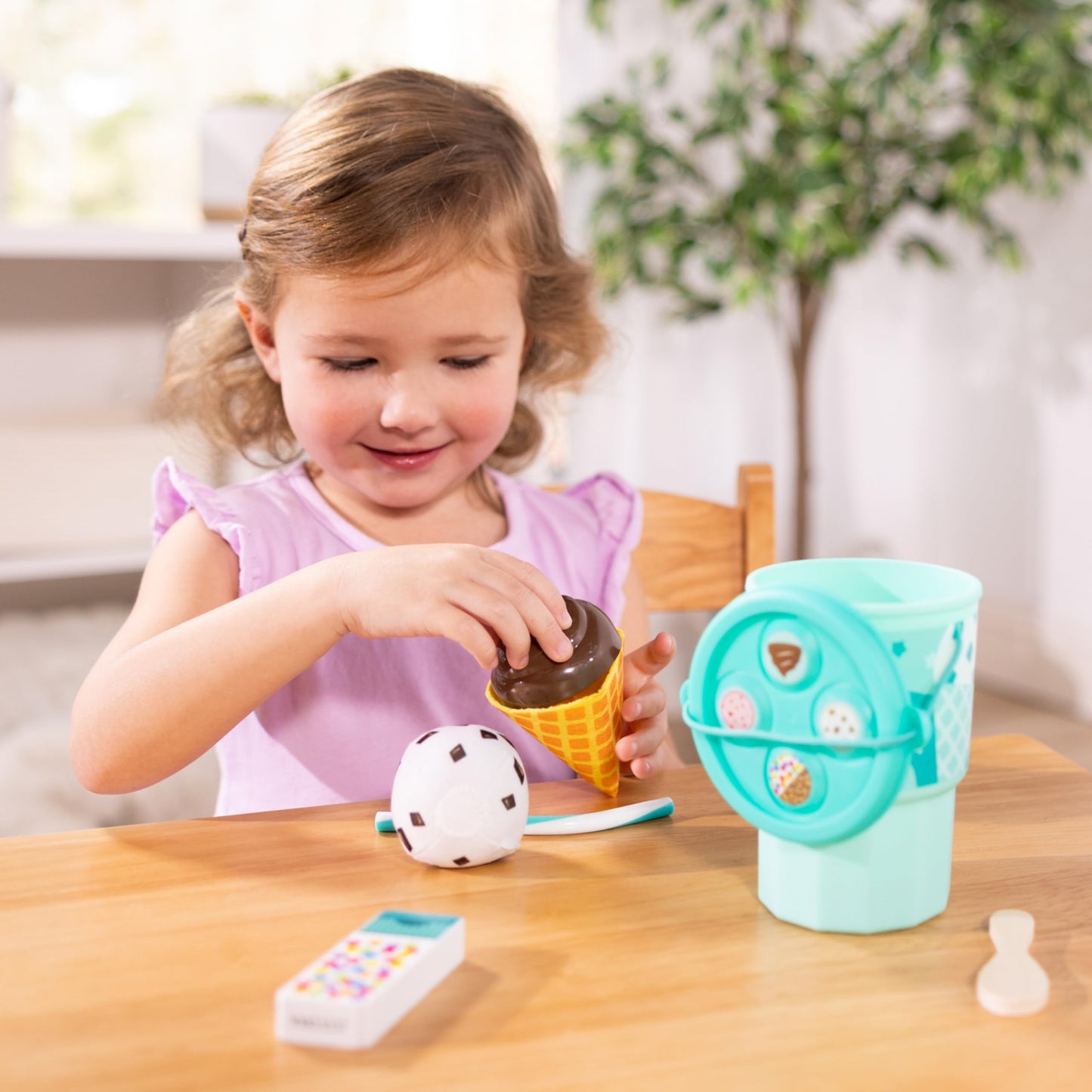 Melissa & Doug Play to Go Cups Food Playset Bundle (2-Pack) - Travel Toys and Pretend Play Food with Fidget Lids for Road Trip Activities for Kids