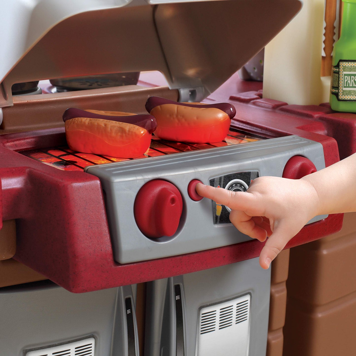 Step2 Grand Walk-In Kitchen & Grill Kids Playset, Indoor/Outdoor Kitchenette, Interactive Play with Lights and Sounds, Durable Plastic, 103 Piece Toy Accessories, Toddlers 2+ Years Old, Brown/Tan
