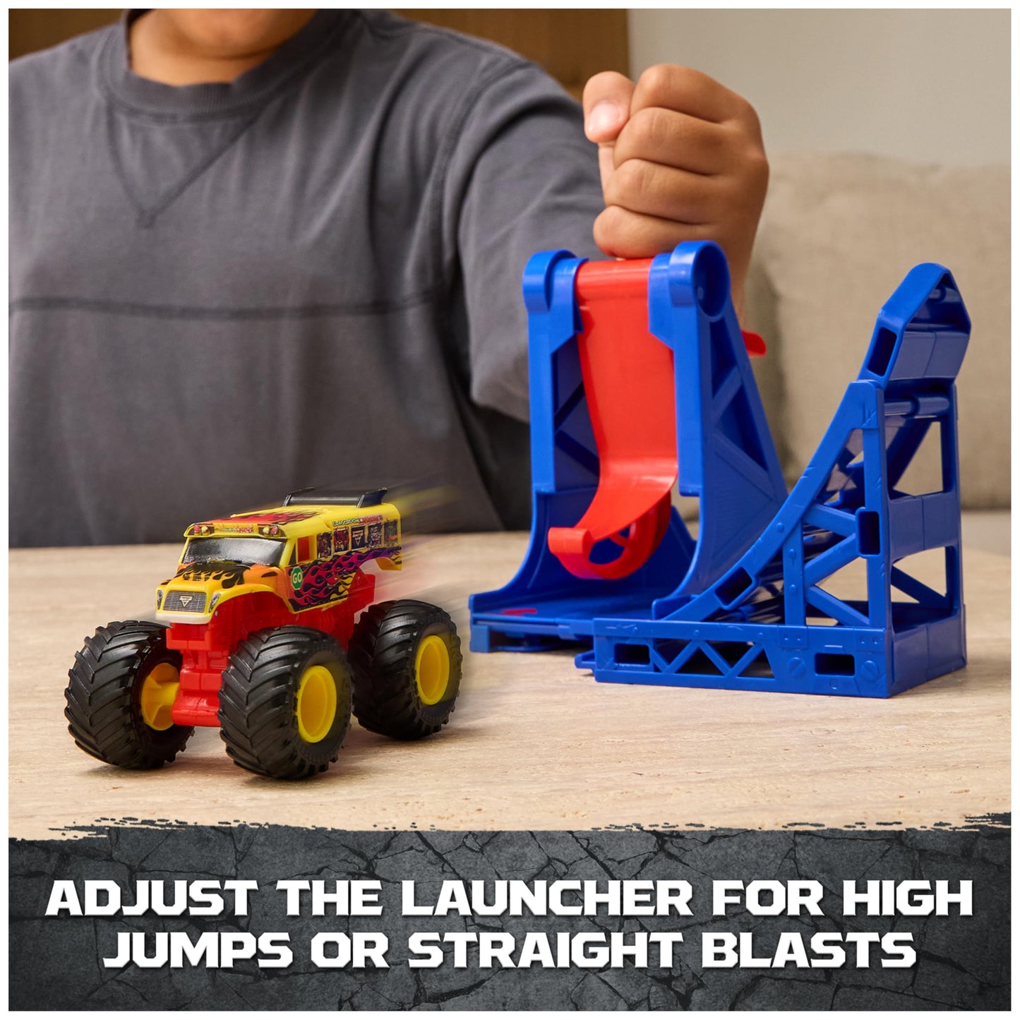 Monster Jam Smash & Bash Crash Course Playset with Launcher, Exclusive 1:64 Scale Monster Truck, 16-inch Obstacle Tower with Trampoline, Kids Toys for Boy and Girls Ages 3 and up