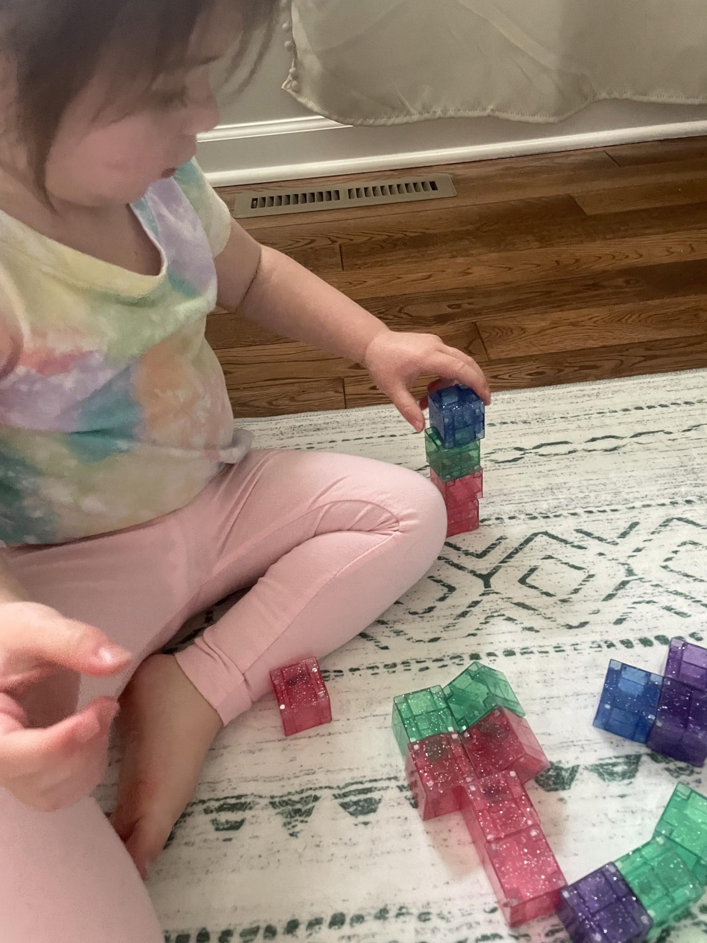 Crayola Glitter Magnetic PIP Cubes, Mini Magnetic Blocks Playset, STEM & Montessori Building & Educational Toys for Kids, Travel Toys for Boys and Girls Ages 3+, 27-Piece Set