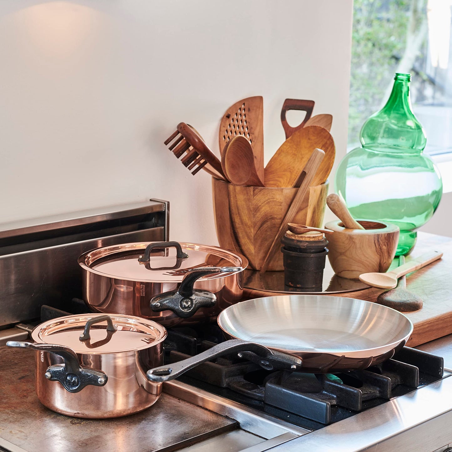 Mauviel M'Heritage 150 CI 1.5mm Polished Copper & Stainless Steel DeLuxe 3-Piece Cookware Set, With Sauce Pan With Lid, 1.8-Qt and Frying Pan 7.8-In, Cast Iron Handles, Made in France