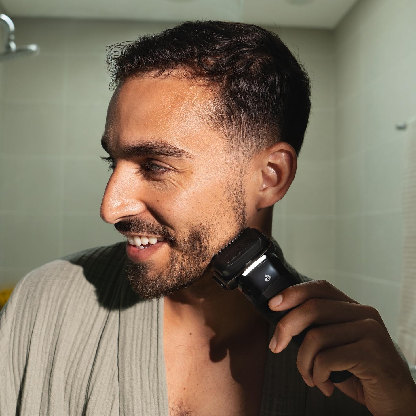 MANSCAPED® The Chairman™ PRO & The Lawn Mower® 5.0 Ultra - Men's Face Shaver with Two SkinSafe® Blades, Four-Blade Foil & Stubble Trimmer & Dual-Head Groin & Body Hair Trimmer with Toiletry Bag