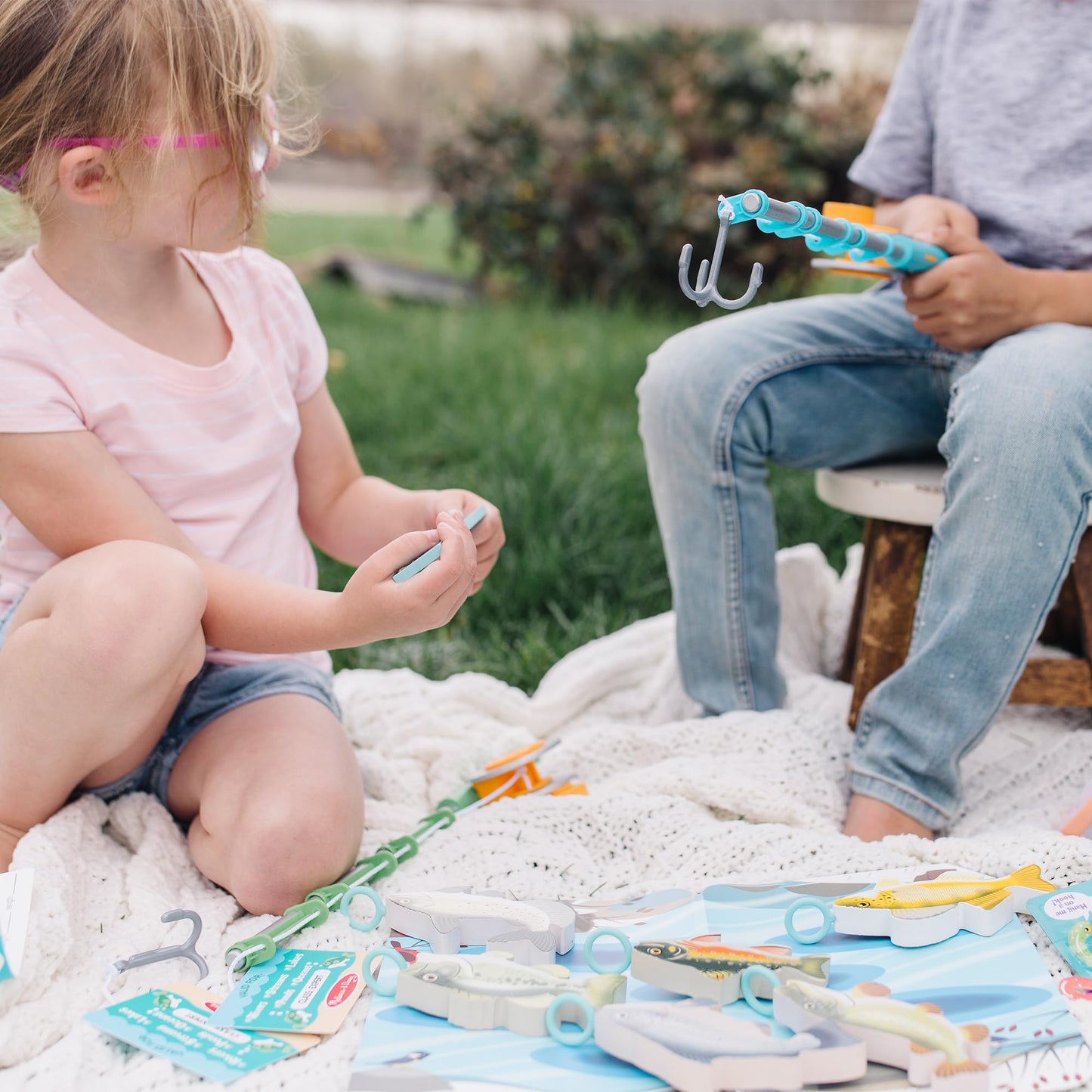 Melissa & Doug Let’s Explore Fishing Play Set – 21 Pieces Toy Fishing Set for Toddlers and Kids, Pretend Play Toy, Learning Toys for Kids Ages 3+ - FSC-Certified - FSC Certified
