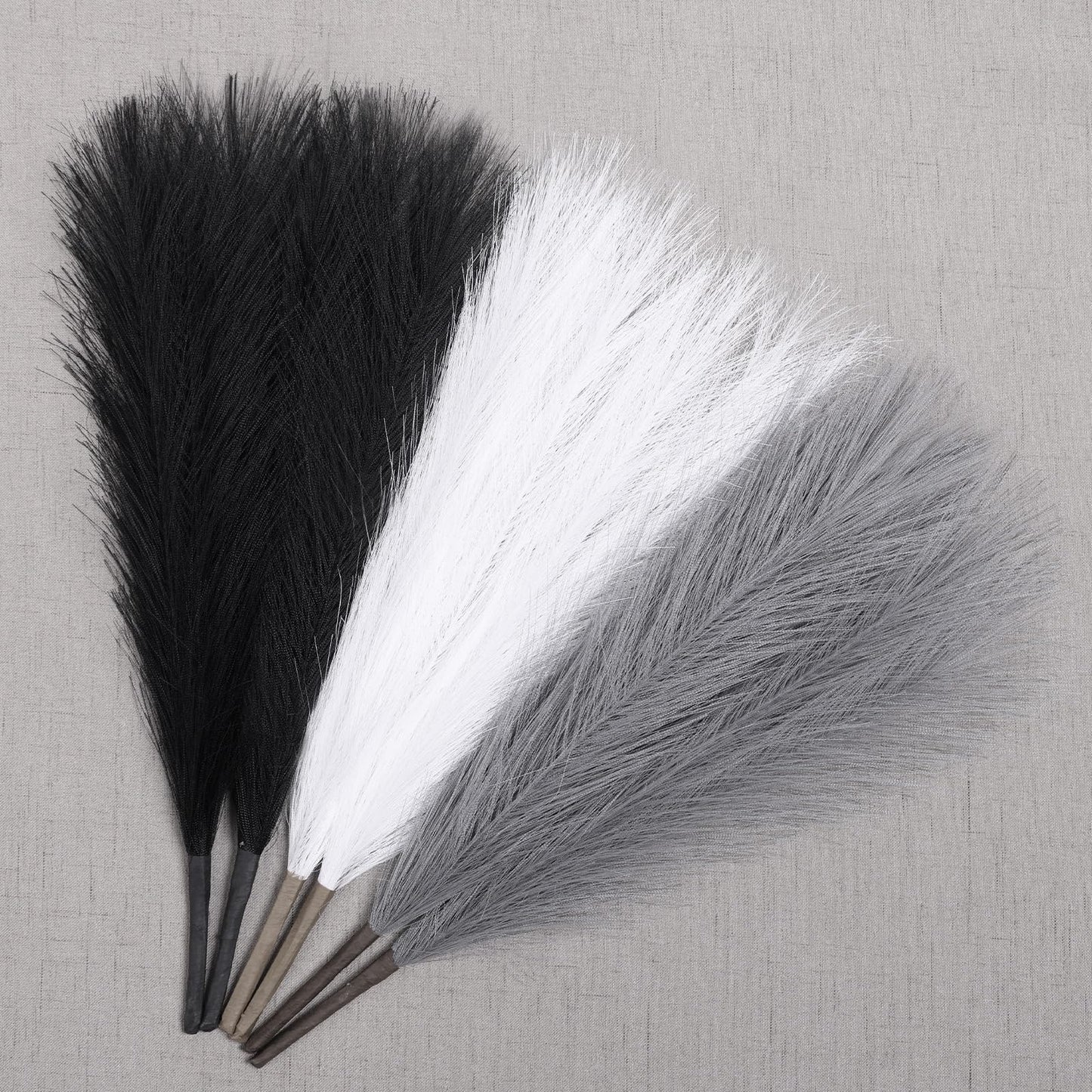 Faux Pampas Grass Decor 17.7 Inch 30pcs, Artificial Pampas Grass Fluffy Home Decor, Short Vase Room Decor pompous Grass Flower Arrangement for Boho Home Wedding Decoration (Beige)