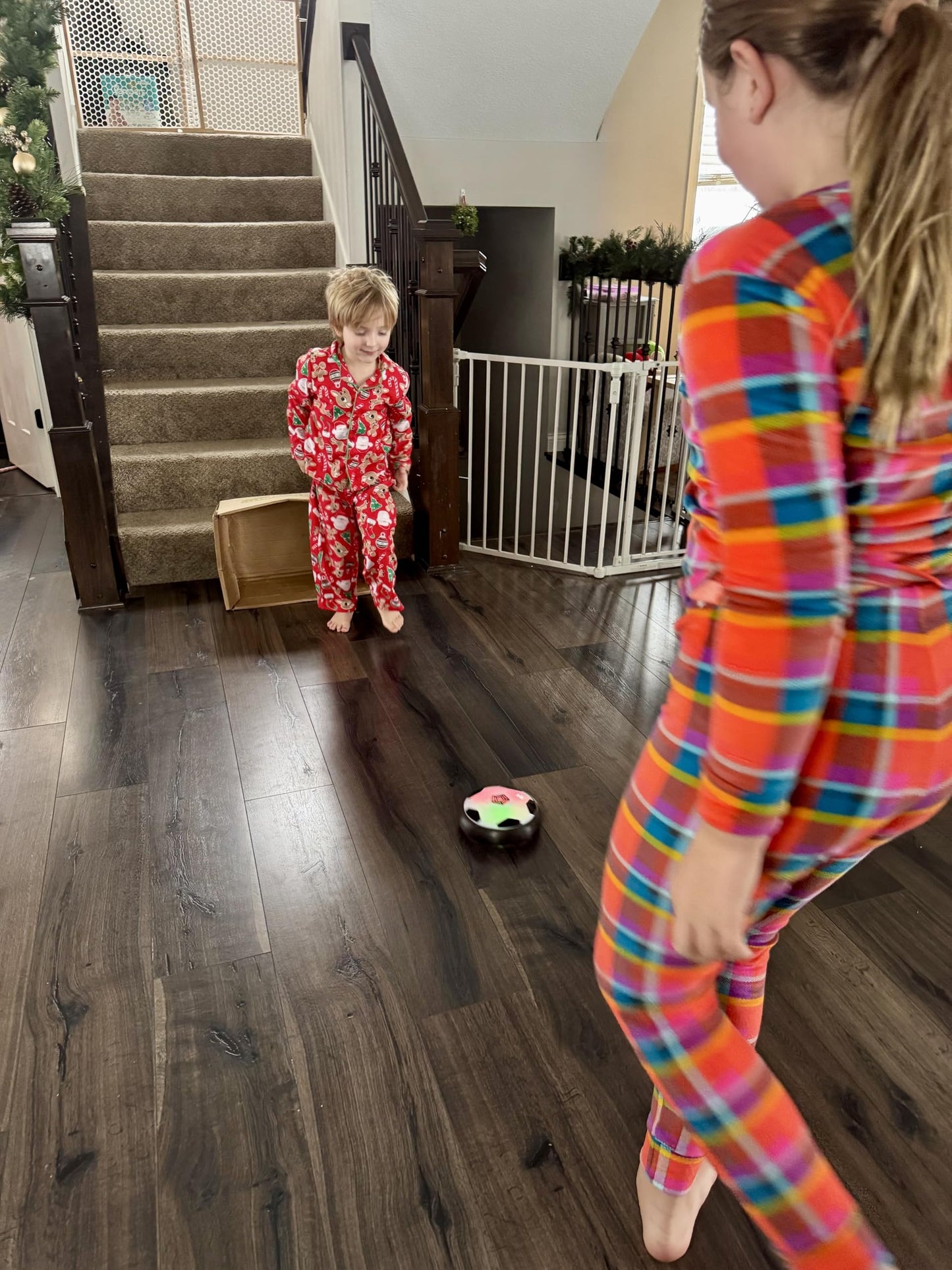 FREEZE2TRIM Magic Kick Hover Soccer Ball Indoor Kids Toys for Ages 8-13 - Light Up Soccer Ball with LED Lights & Air Cushion - Toys for Boys & Girls Ages 6-12, for 6, 7, 8, 9, 10 Year Old