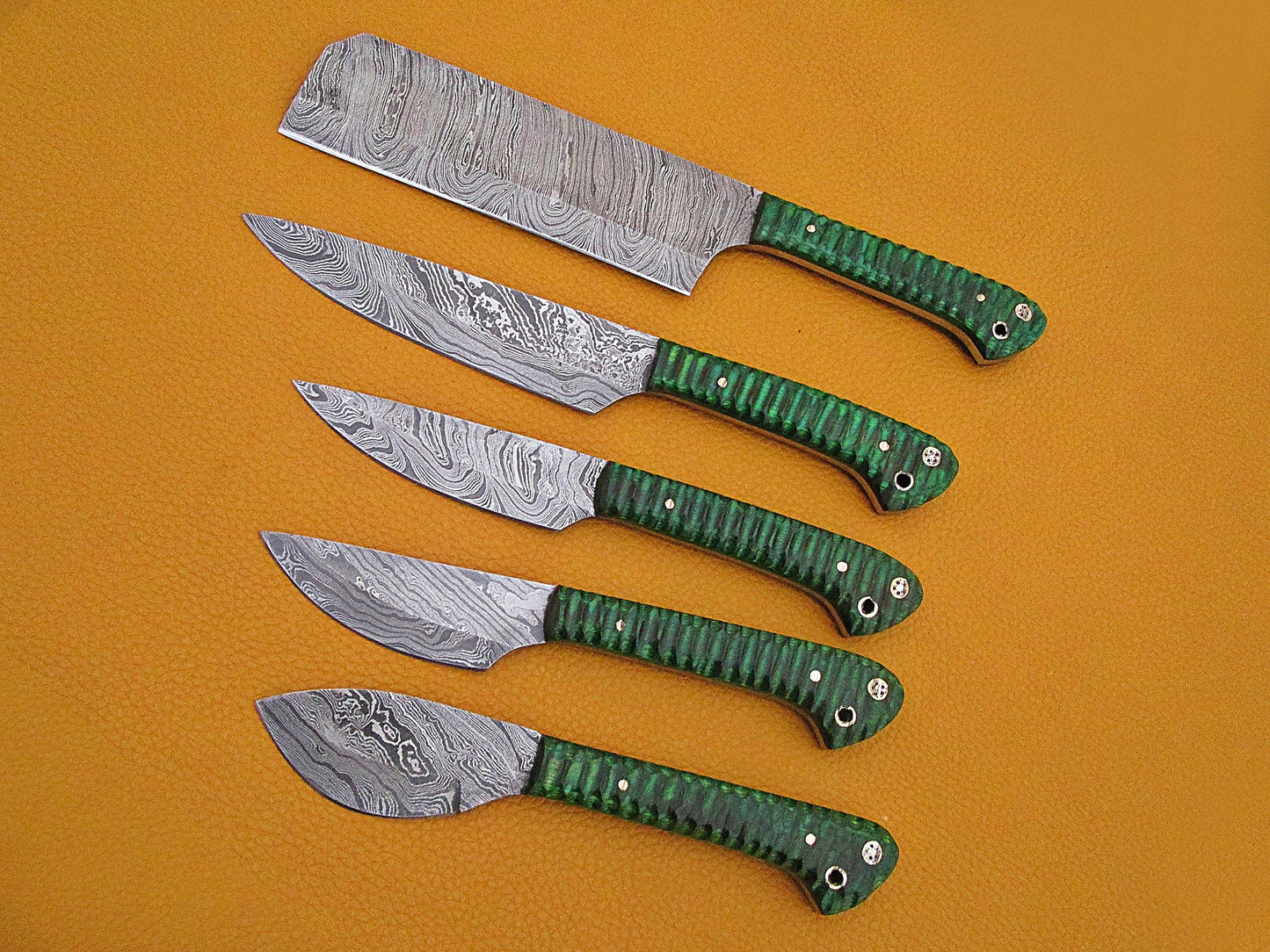 5 pieces Custom made hand forged Damascus steel blade kitchen knife set, Green jigged scale, Overall 45 inches Length of Damascus sharp knives (10.6+9.6+9.0+8.0+7.6) Inches, Leather suede sheath